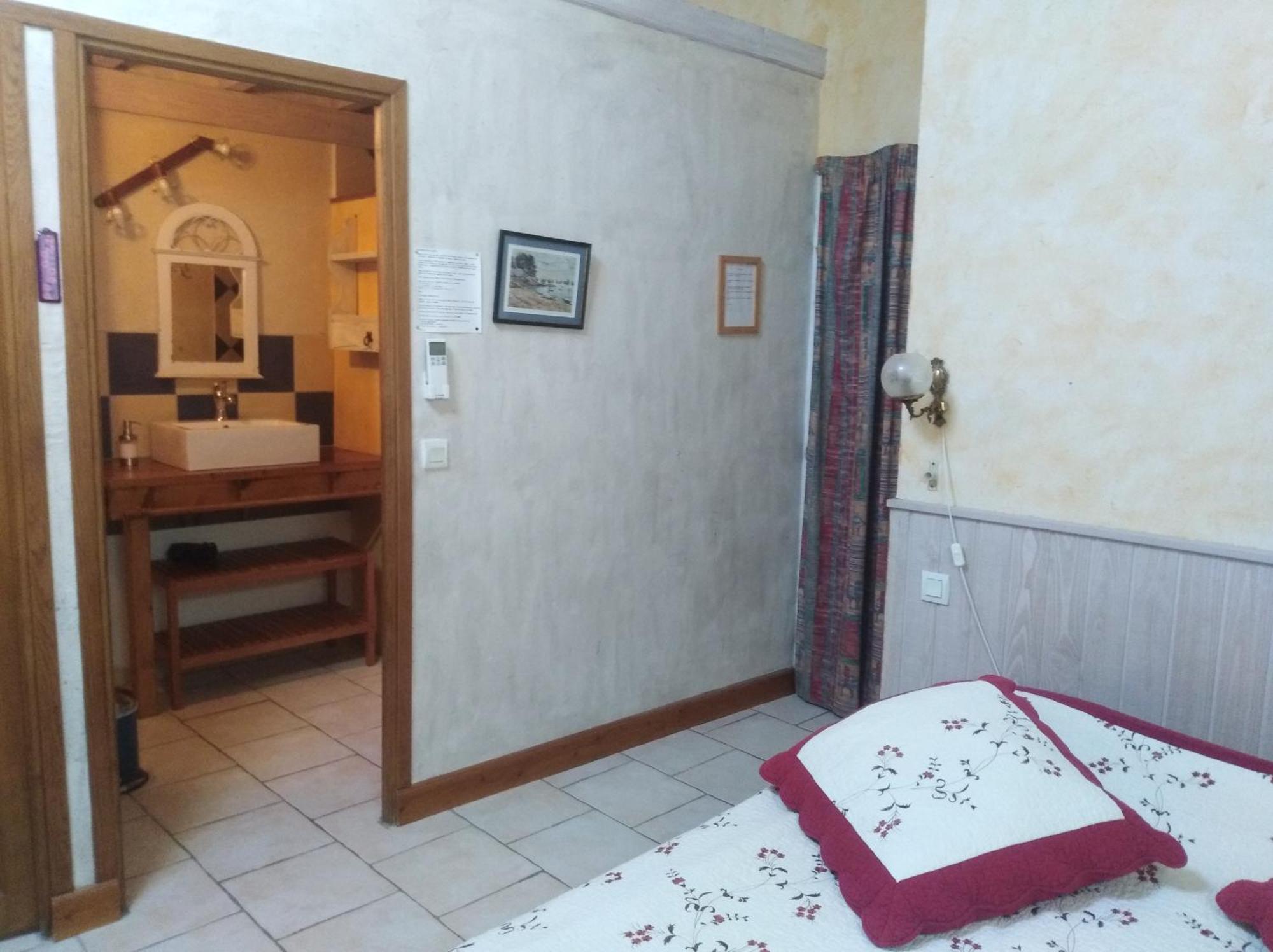 Le Mas De La Musardiere Chambres D Hotes Les Assions Luaran gambar