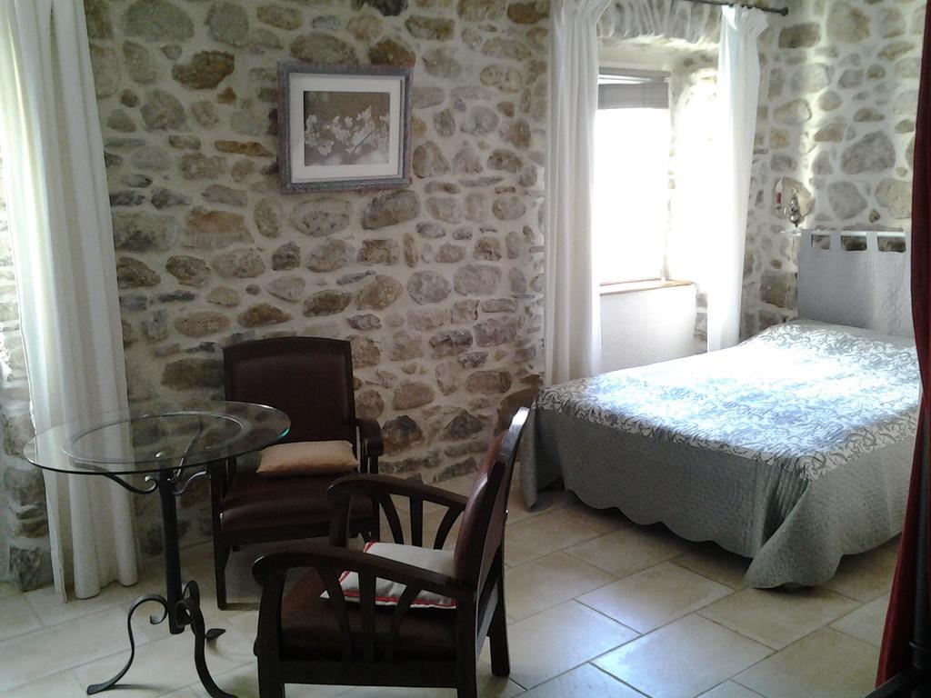 Le Mas De La Musardiere Chambres D Hotes Les Assions Bilik gambar